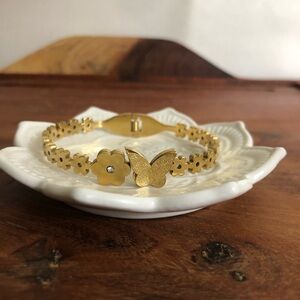 Women Gold Plated 3D Butterfly Bangle Bracelet With Daisy Flower Cubic Zirconia